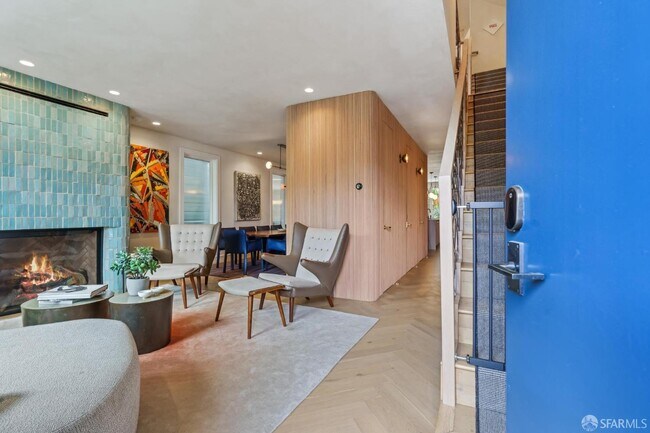 Building Photo - 7 Seymour St