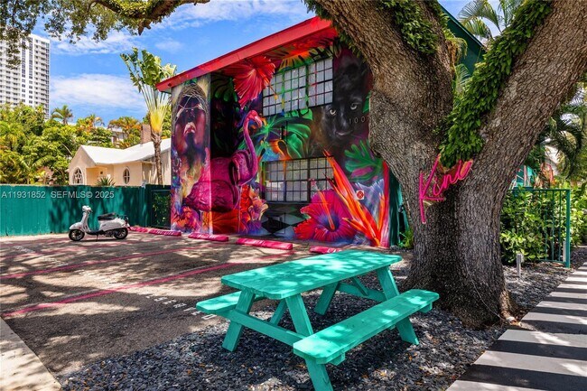 Building Photo - 1007 SE 2nd Ct