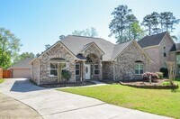 Building Photo - 759 Forest Ln Dr