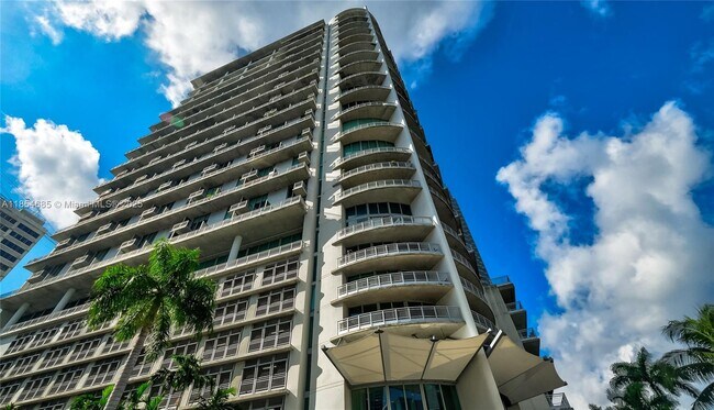 Building Photo - 690 SW 1st Ct