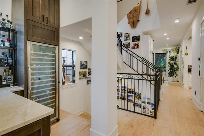 Building Photo - 1529 Barton Springs Rd