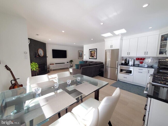 Building Photo - 162 Tavistock Rd