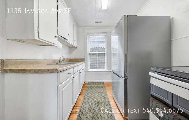 Building Photo - 1135 Jamison Ave SE