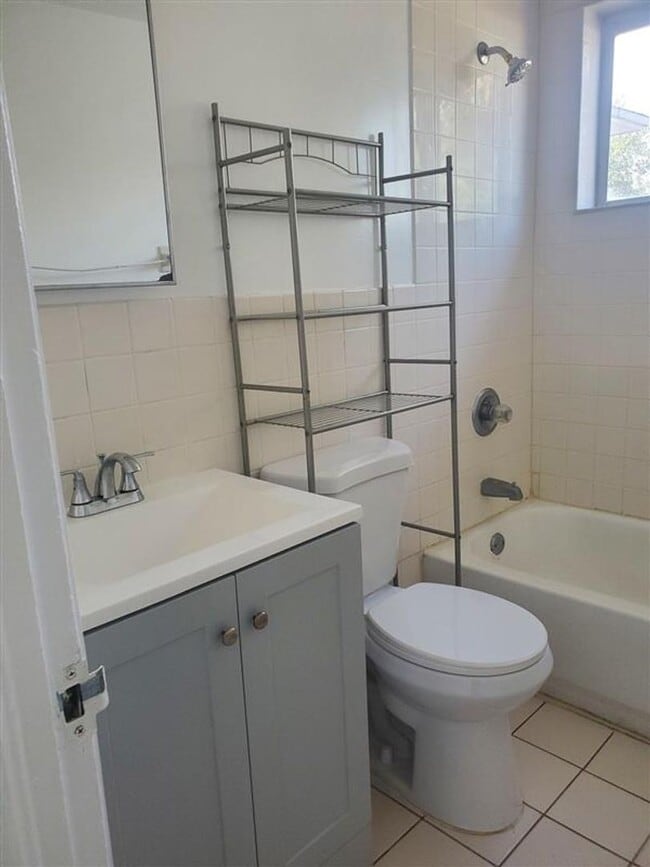 Building Photo - 965-975 Biarritz Drive