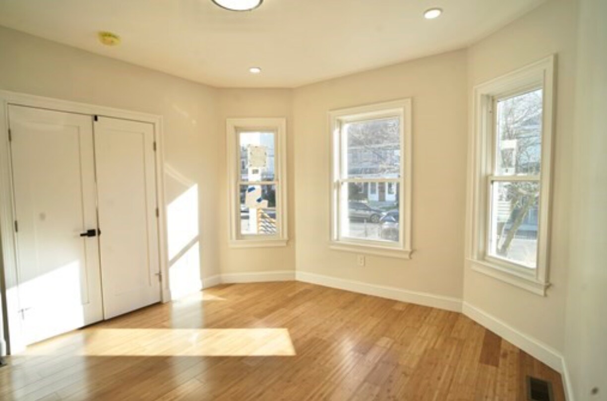 Building Photo - 75 Wareham St