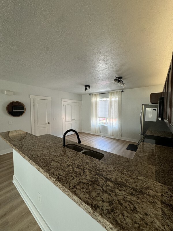 Building Photo - 3709 S Gowan Ln