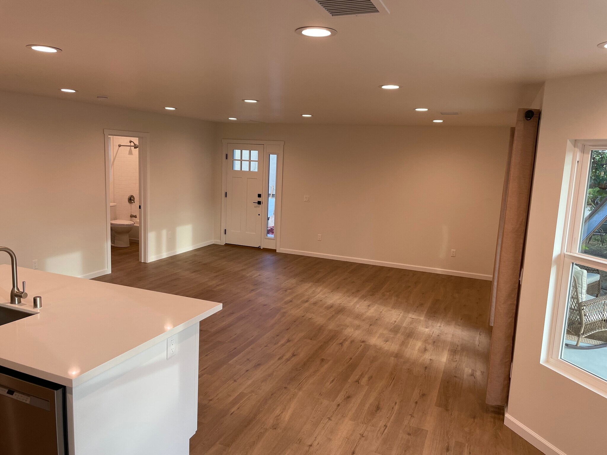 Building Photo - 1191 Hillside St