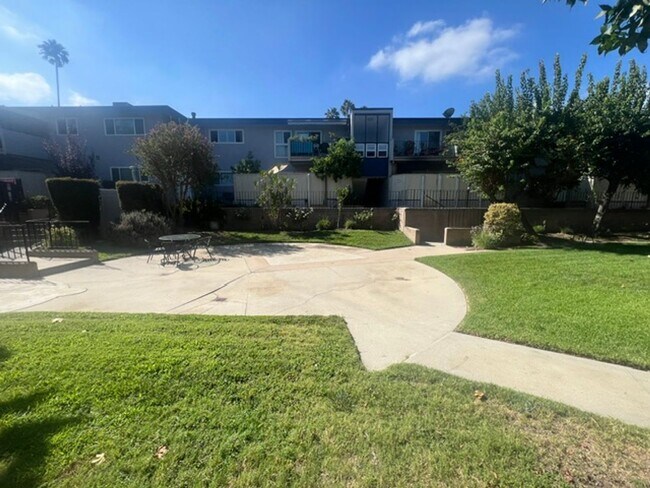 Building Photo - 6301 Coldwater Canyon Ave