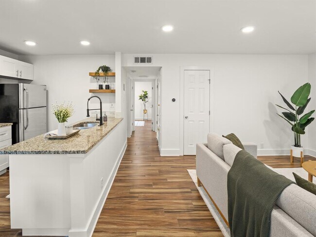 Building Photo - 5820 Berkman Dr