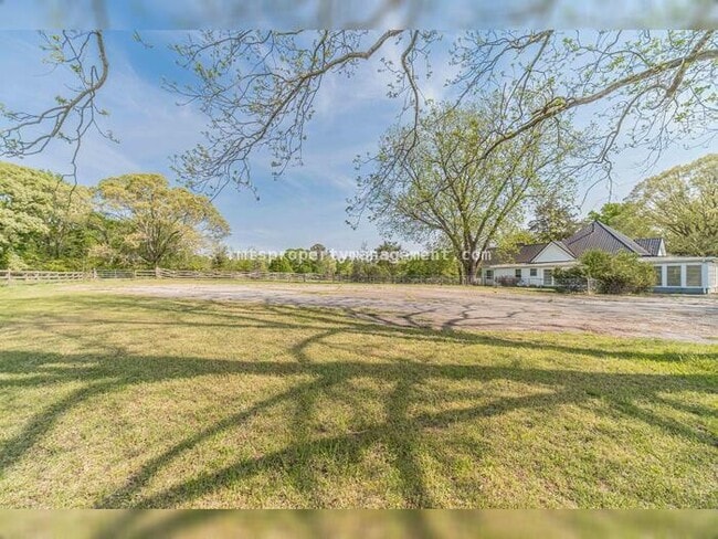 Building Photo - 7680 Jefferson River Rd