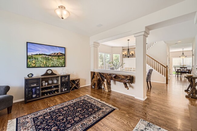 Building Photo - Walkability, Space, and Sunshine: 4Bd Home...