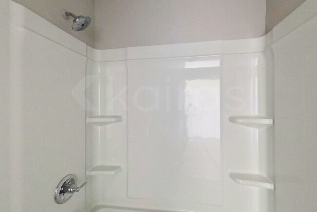 Building Photo - 10 Camper Cir