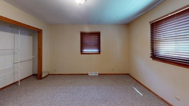 Building Photo - 1109 E Indiana Ave