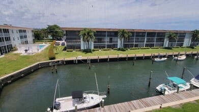 Building Photo - 131 Doolen Ct