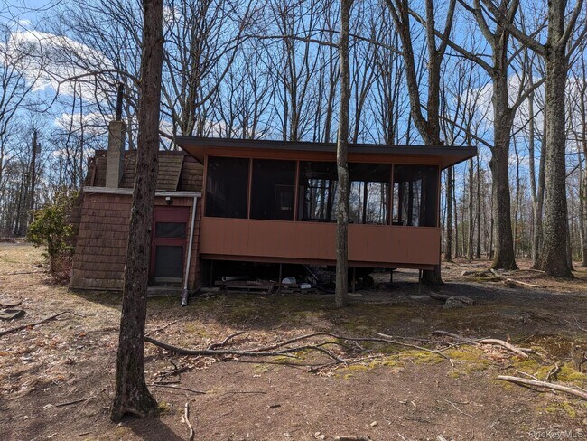 Building Photo - 37 Hill Rd