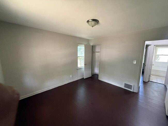 Building Photo - 16015 S Lotus Dr