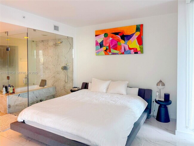 Building Photo - 3131 NE 7th Ave