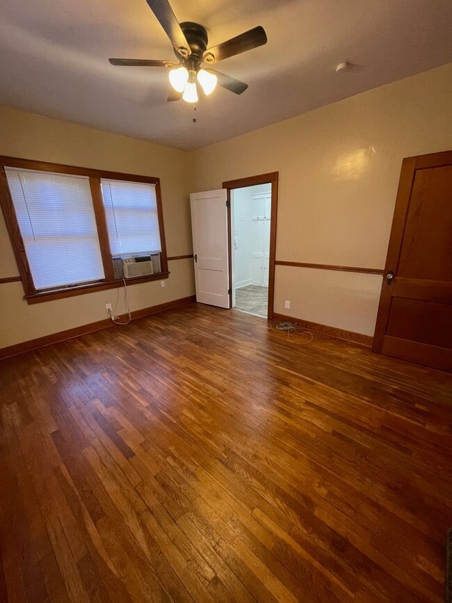 Building Photo - 3 Bedroom with garage and basement