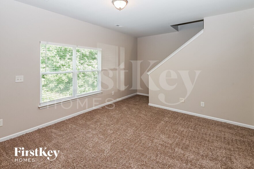 Building Photo - 97 Poplar Woods Dr