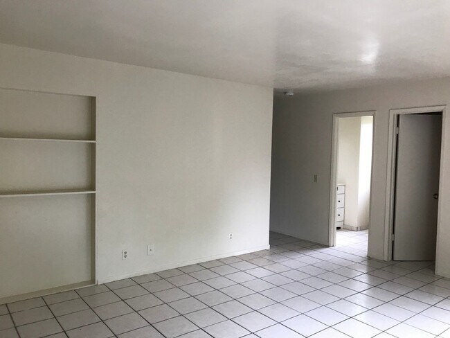 Building Photo - 850 Camino Lindo