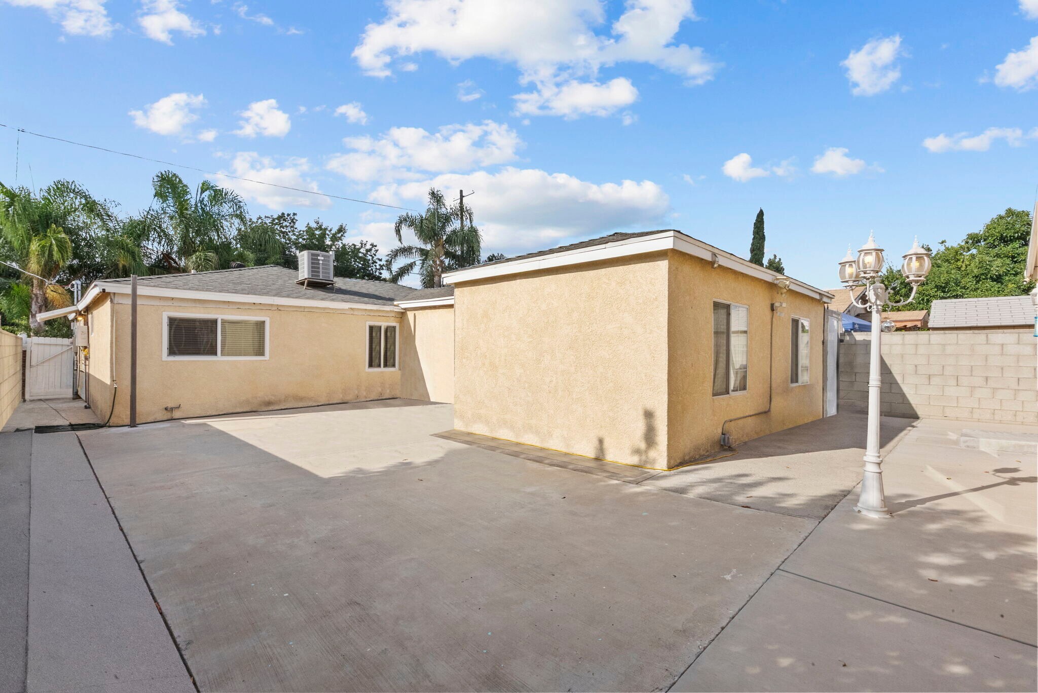 Building Photo - 18621 Bryant St