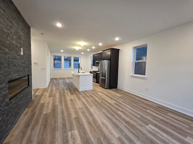Building Photo - 3610 Trumbull