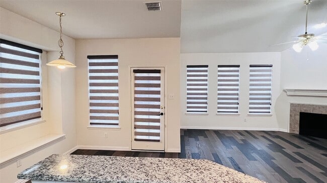 Building Photo - 818 Green Pond Dr