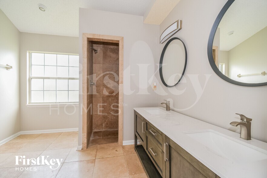 Building Photo - 4333 Pebble Brook Dr