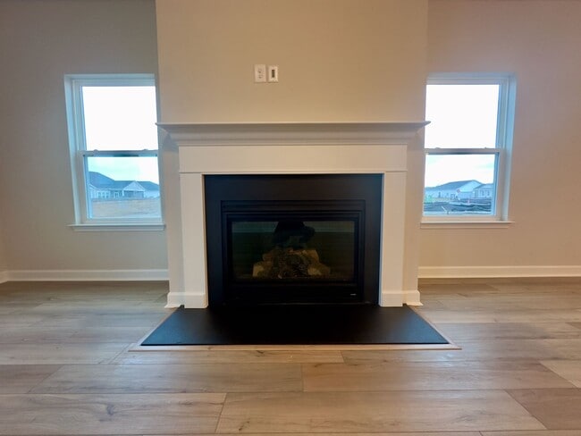 Building Photo - Custom Home in Bella Vita!