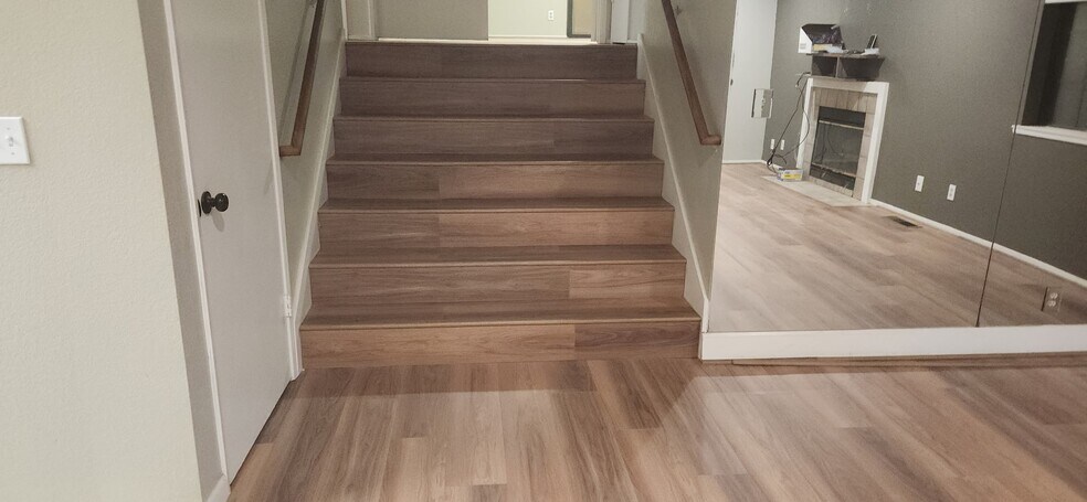 Steps to Bathrooms/Bedrooms - 582 Elk Ridge Way