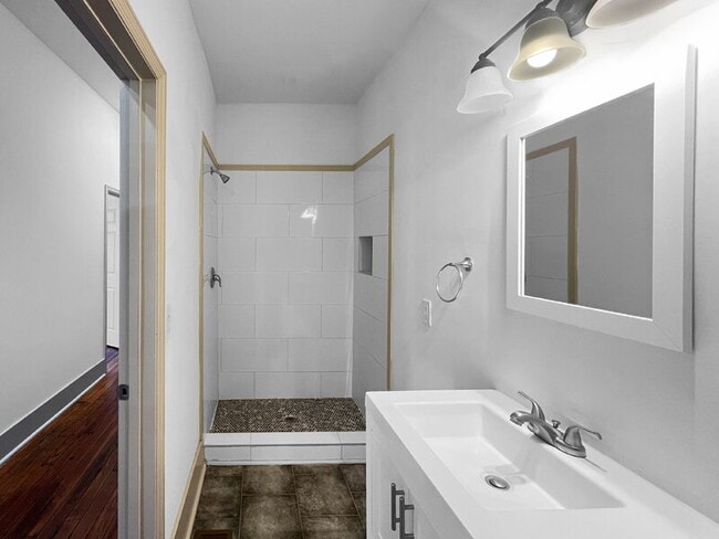 Building Photo - 310 W 42nd St