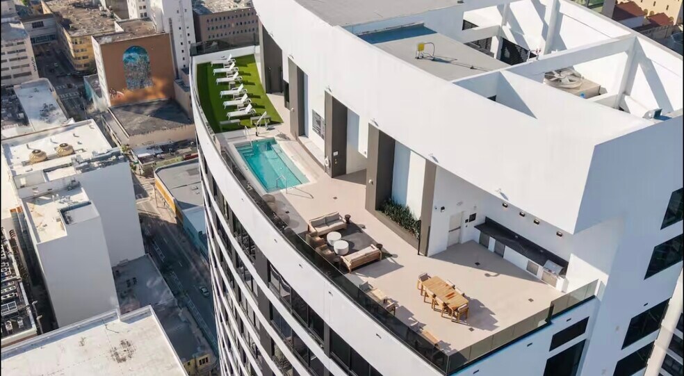 Building Photo - 225 N Miami Ave