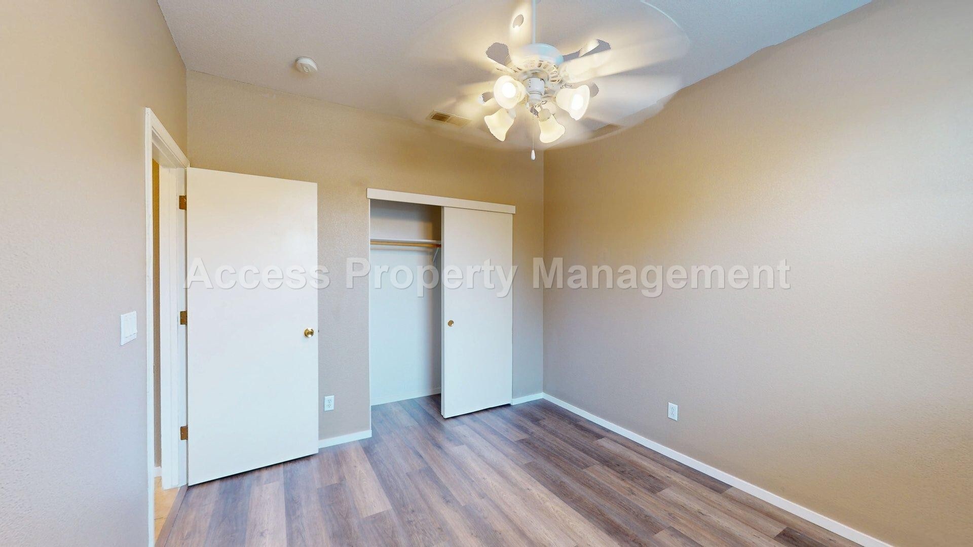 Building Photo - 1245 W Springer Dr