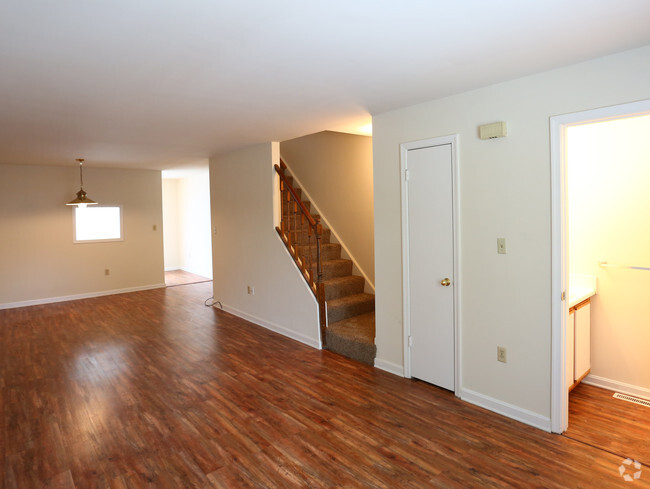 Living Room/Dining Room - Townhomes at Stonybrook