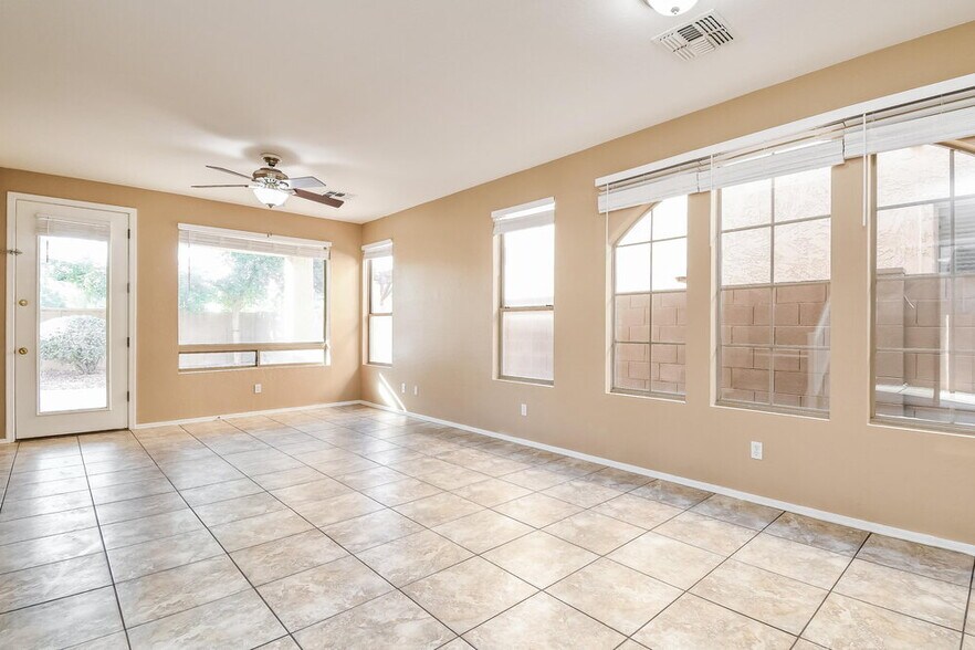 Building Photo - 3691 E Stampede Dr