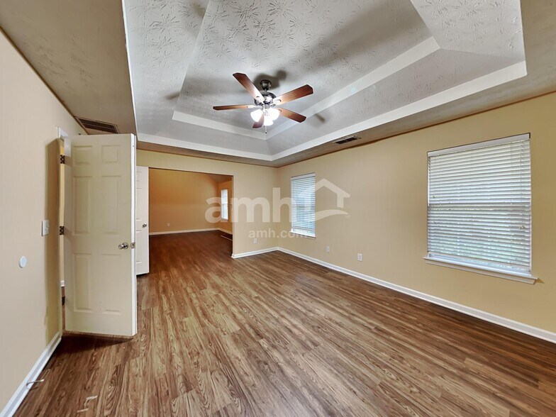 Building Photo - 221 Millstone Dr