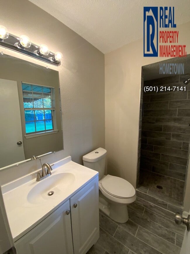 Building Photo - 85 Saxony-