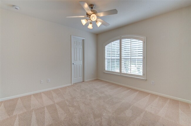 Building Photo - 5802 Horseshoe Falls