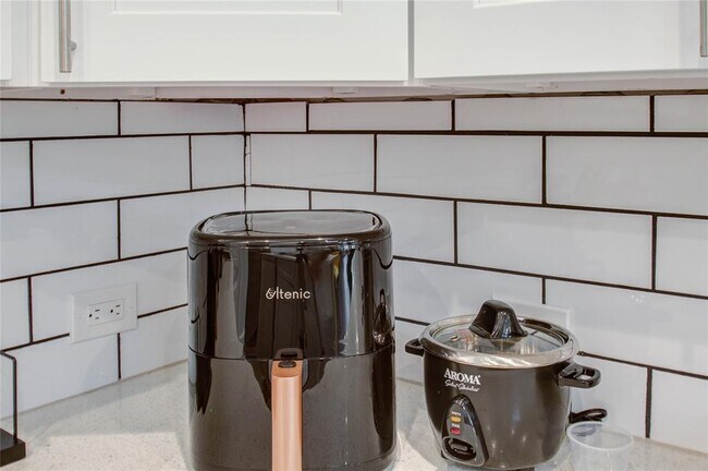 Building Photo - 2020 McGowen St