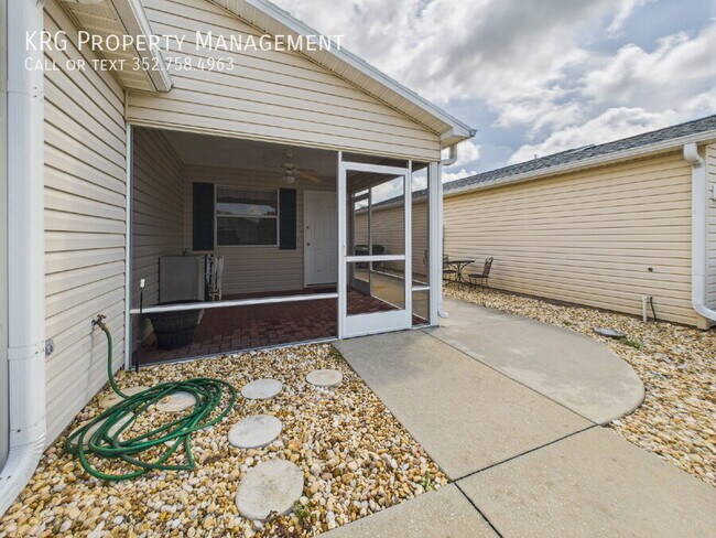 Building Photo - 480 Hildalgo Dr