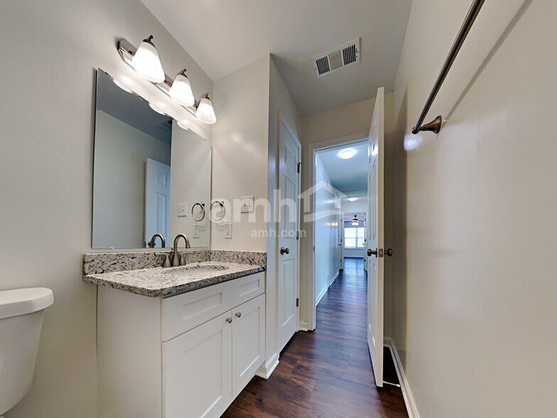 Building Photo - 9276 Durhamshire Dr