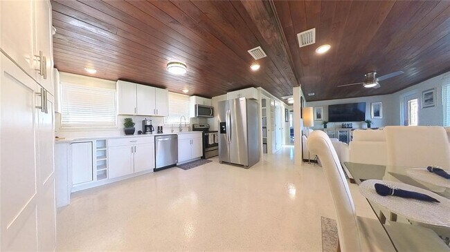 Building Photo - 511 Dona Dr