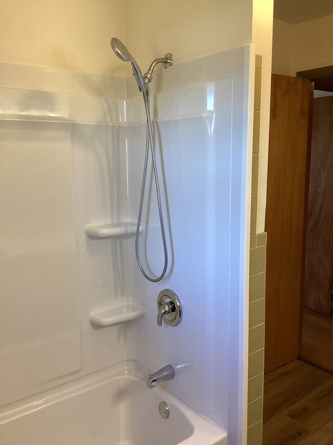 Building Photo - Roomy Rancher in Blue Ridge Summit