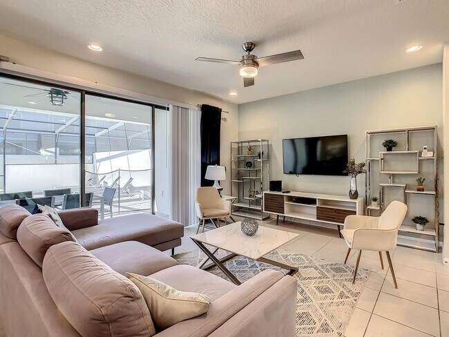 Building Photo - 2404 Tangier Dr