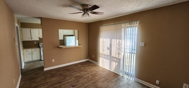 Building Photo - 5265 Chatfield Dr