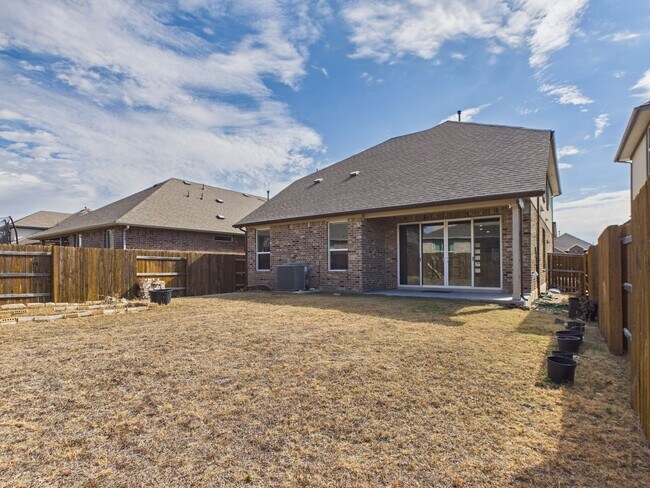 Building Photo - Beautiful Bar W Ranch Home – Hill Country Charm with Modern Comforts