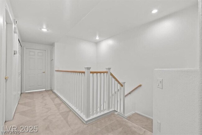 Building Photo - 664 Peachy Canyon Cir