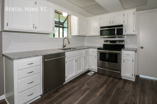 Building Photo - 15400 W 151st Terrace