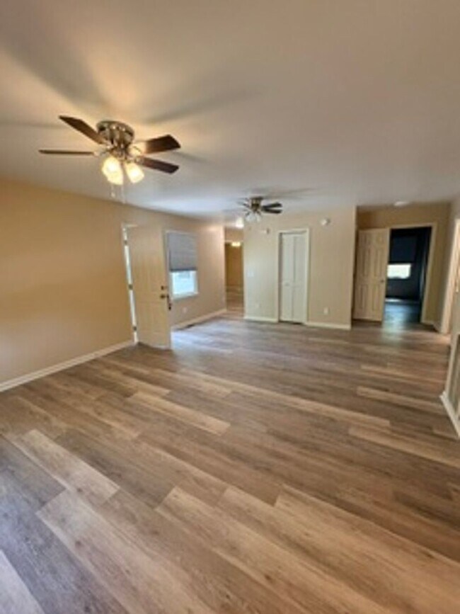 Building Photo - Totally Renovated Bungalow Located in Quiet Neighborhood Yet Close to Everything!