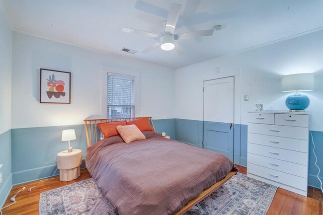 Building Photo - 501 W 41st St